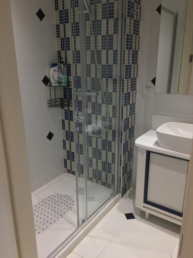 Studio Flat-One Room In Lux Residence Near Taksim-Beyoglu อิสตันบูล ภายนอก รูปภาพ