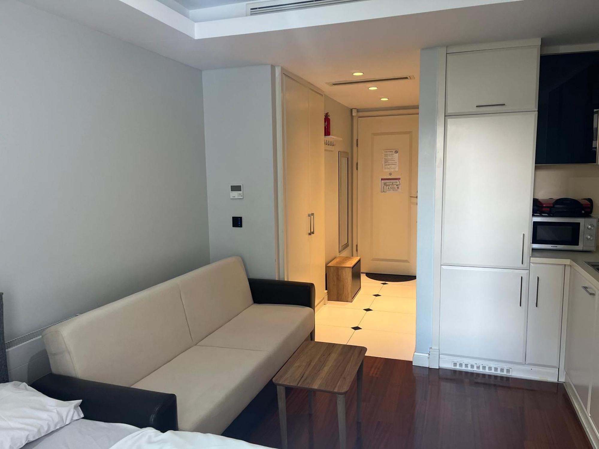 Studio Flat-One Room In Lux Residence Near Taksim-Beyoglu อิสตันบูล ภายนอก รูปภาพ